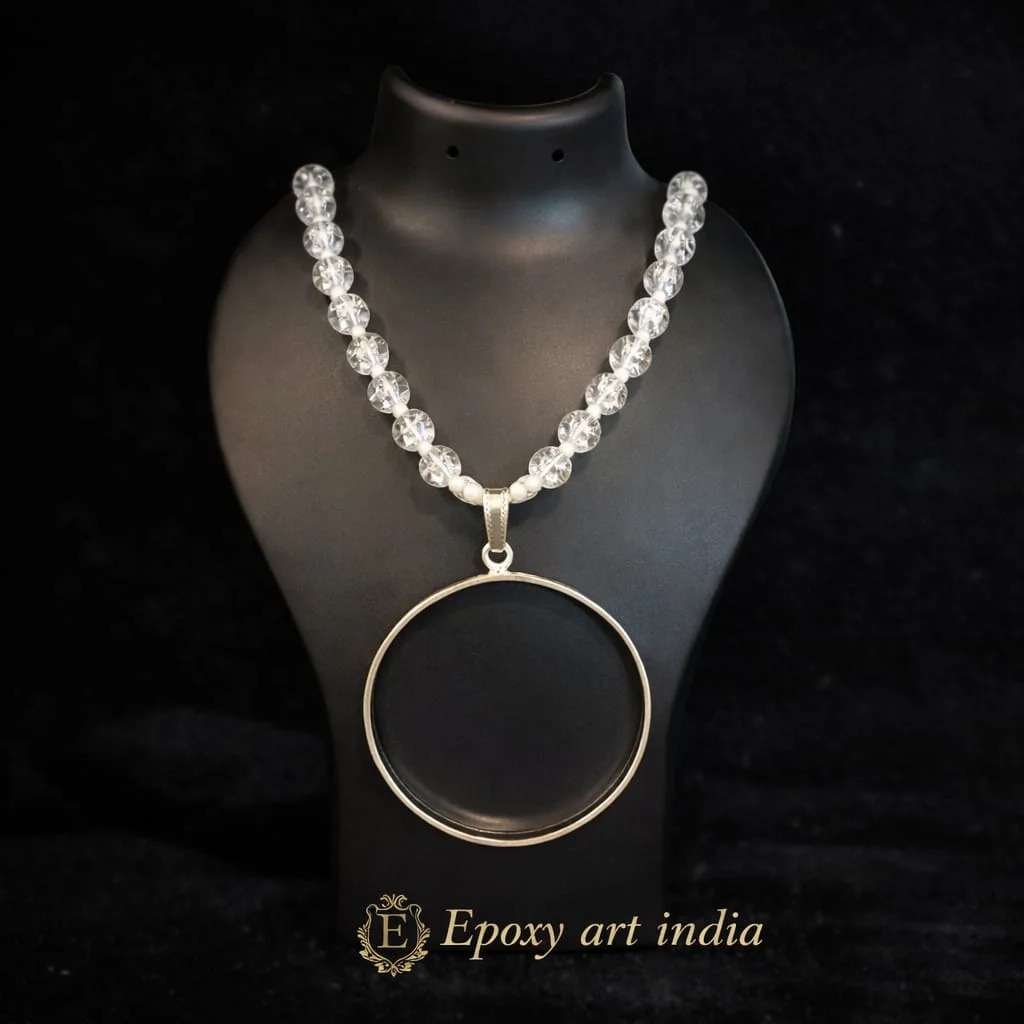 Natural Glass Beads in White Colour Round Shape Pendant Bezel for Resin Natural Glass Beads in White Colour Round Shape Pendant Bezel for Resin