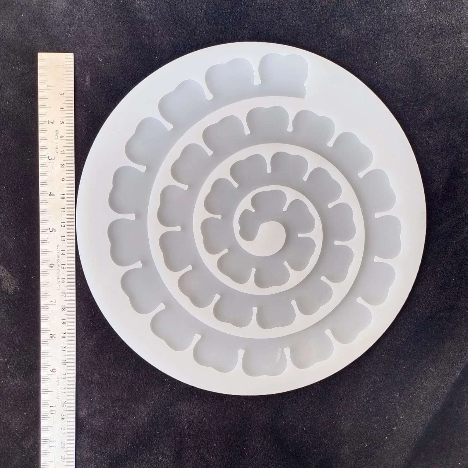 3D Round Flower Mold for Resin Art – Silicone Floral Mold for DIY Crafts 3D Round Flower Mold for Resin Art – Silicone Floral Mold for DIY Crafts
