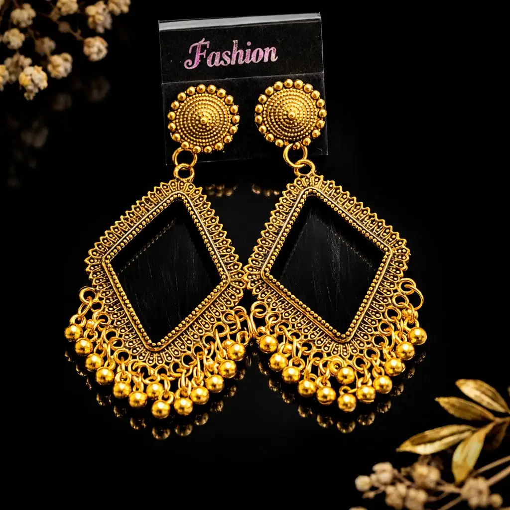 Traditional Golden Jhumka Earrings – Elegant Ethnic Design Traditional Golden Jhumka Earrings – Elegant Ethnic Design