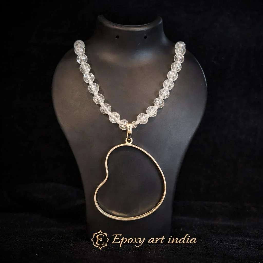Natural Glass Beads in White Colour Iragular Shape Pendant Bezel for Resin Natural Glass Beads in White Colour Iragular Shape Pendant Bezel for Resin